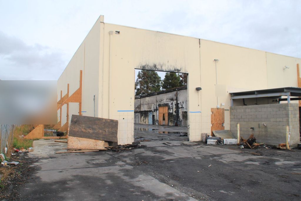 Fire-damaged commercial building, Fremont